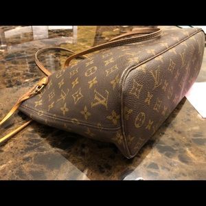 MUST SALE.. reasonable offers plz Louis Vuitton